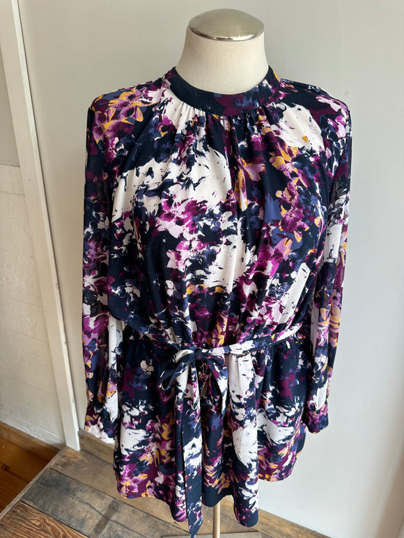 SECONDHAND 26 - Lane Bryant Navy Floral Top