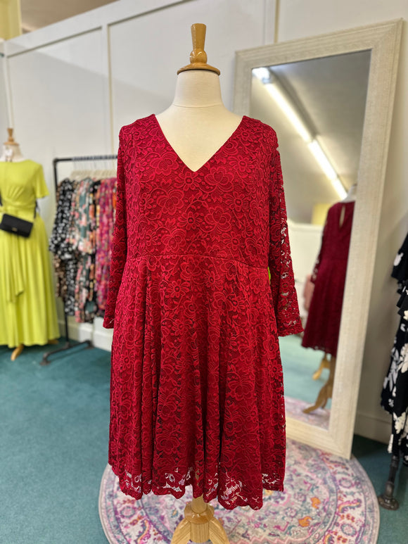 SECONDHAND: Size 4 - Torrid Red Lace Dress